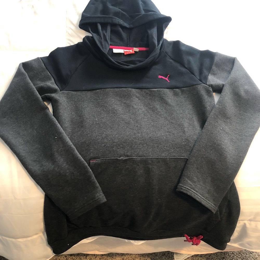 Women’s Puma sweatshirt